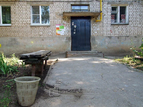 Samara. This bench (Samara, Mekhzavod, the 14th quarter, 5) is probably a symbol of pre-election repair. Once every 4 years, before each election, one new board appears on the bench. There is no new one yet.