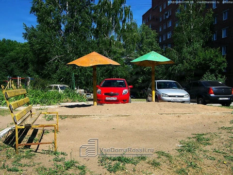 Zhigulevsk. It’s hot summer, and we are under sunshades!