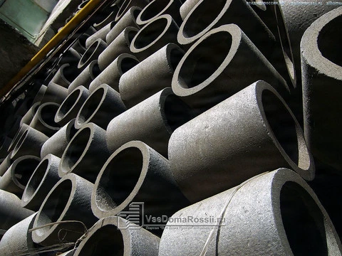 Samara. Waste of pipe works has been used for a creative decoration of five-storey houses on the suburb of Samara