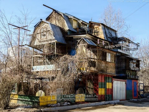 Nagatinsky Zaton district, Moscow city. Московская голубятня - мегаполис для голубей
