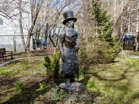 Khamovniki District, Moscow city. Странный памятник А.С.Пушкину