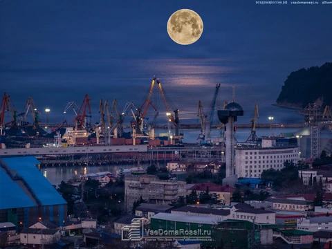 Tuapse. Суперлуние на черноморском побережъе 10 марта 2020 года