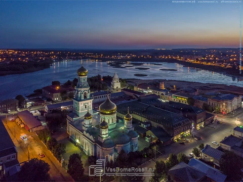 Syzran. Летний закат в Сызрани - городе на Волге.