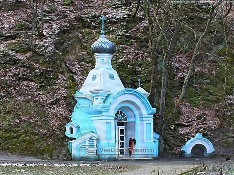 Goryachy Klyuch. The chapel was built on a stone grotto nearby the healing Iversky spring in the 19th century. This spring functioned till 20th years of the last century.
