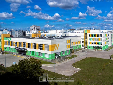 Togliatti. В Тольятти в 2023 году построен самый большой образовательный центр-школа "Галактика"