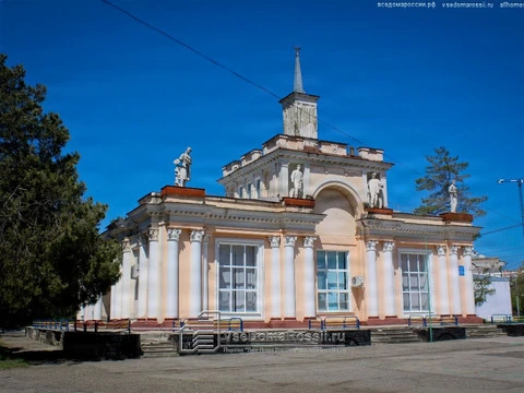 Krasnodar. What do you think is situated in this building? Administrating authorities? No! Kindergarten!