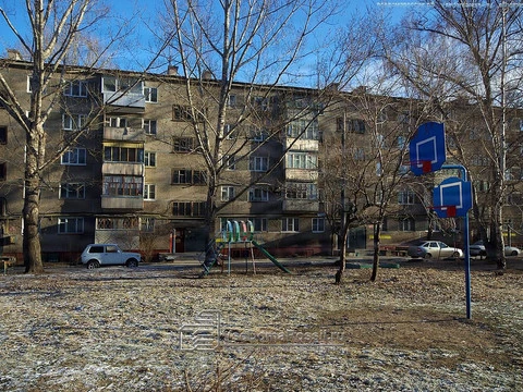 Togliatti. There are two teams and two backboards but unfortunately there is only one post.