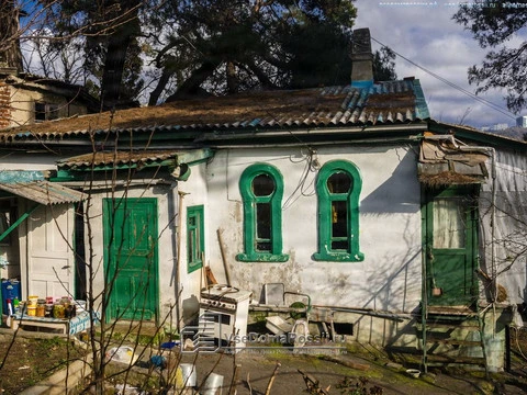Tuapse. Both the kitchen equipment and groceries can’t be more in such conditions and they got already a foot in the door for freedom