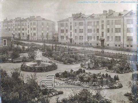 Perm. Improvement of Perm streets was at high level in the 30’s. Here the new building: Industrializatsii St., 4 and 6. (you can see its modern look on the web site)