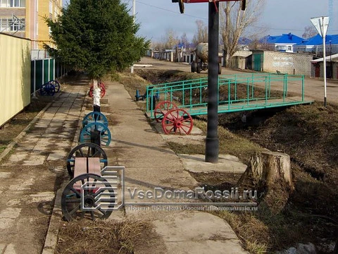Nurlat. Небольшой парк самоходных лавочек обслуживает жителей этой улицы.