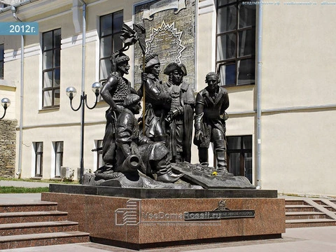 Ростов-на-Дону, улица Большая Садовая, Основателям крепости Святителя Дмитрия Ростовского — фото 2012 года (1 из 5)