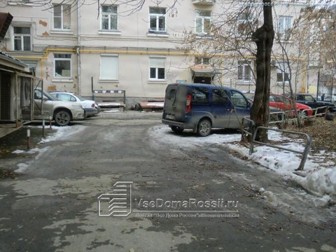 Yekaterinburg, Azina st, 41